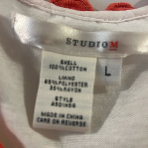 Beautiful cotton dress with a cute trim. - Picture 4 of 6